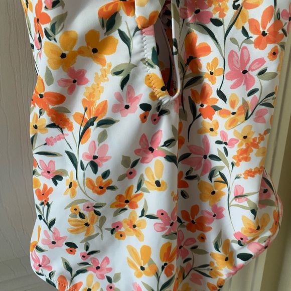 Jessica Simpson 2021 Swimsuit - Picture 3 of 3